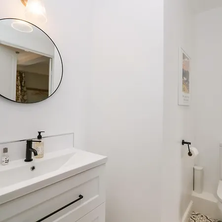 Penny Bridge House * אולברסטון