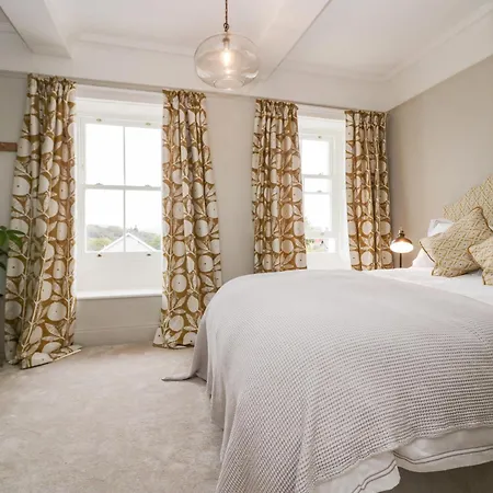 Penny Bridge House אולברסטון