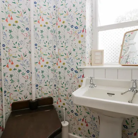 Penny Bridge House בית נופש *