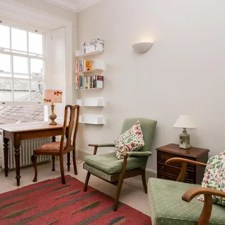 بيت للعطل Penny Bridge House